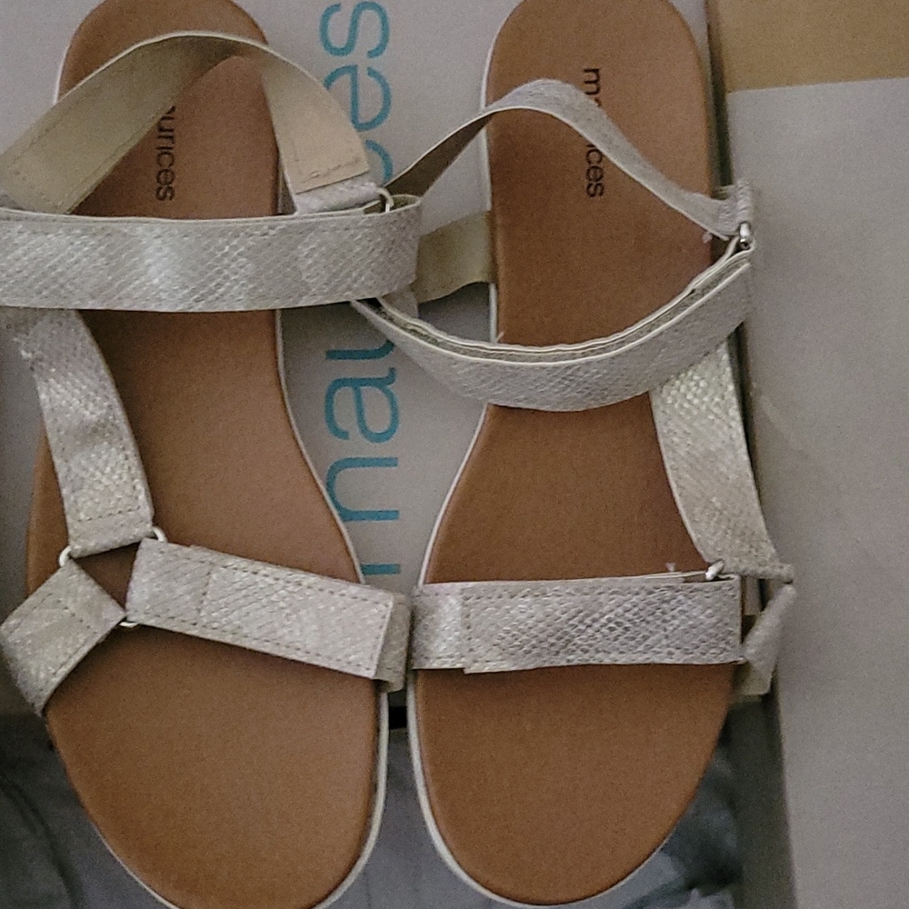 BRAND NEW SIZE 11 polly side strap sandals!